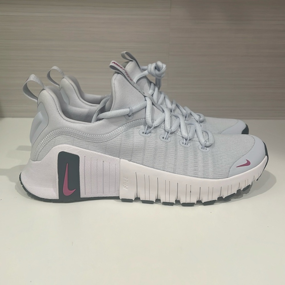 Nike Free Metcon 6 (Size 8, Women) Football Grey, NWT